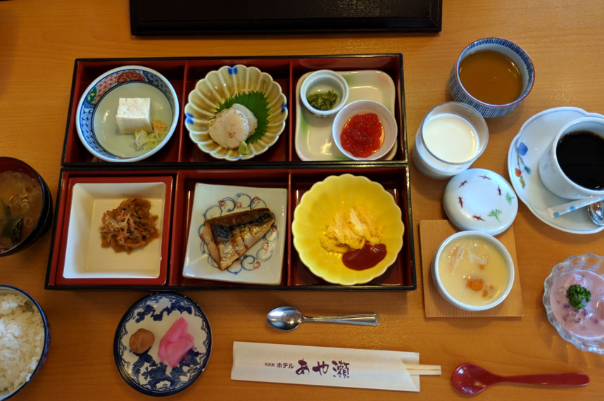 hotel-ayase_2d_breakfast