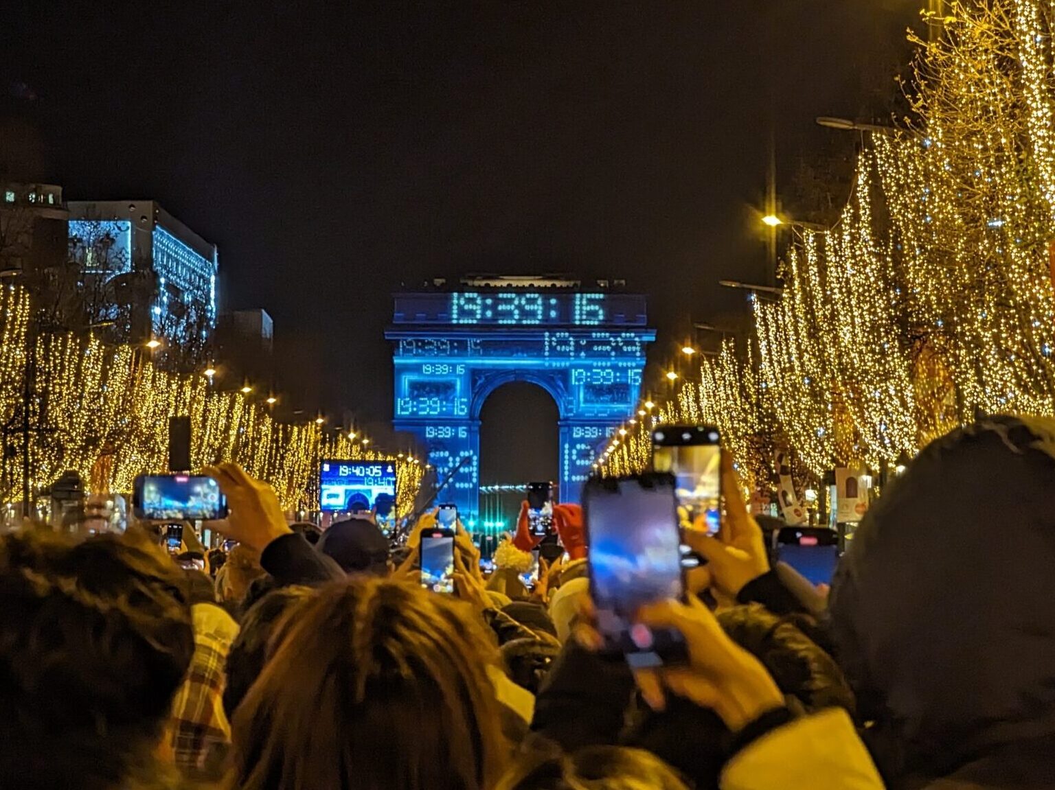 Paris new year countdown